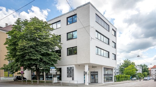 Bürogebäude der AXA Agentur Olschmidt in der Schillerstraße 18, Ulm